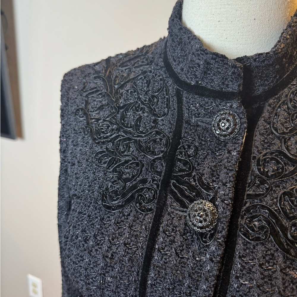 St. John Couture Black Embroidered Knit Jacket – Size 6 - Picture 9 of 10